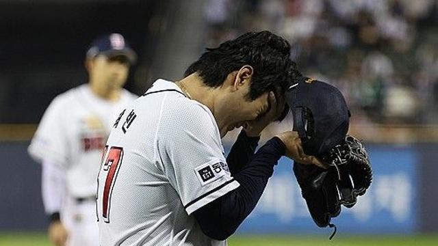두산 곽빈, PS 6번째·WC 3번째 등판도 부진…1이닝 4실점 강판