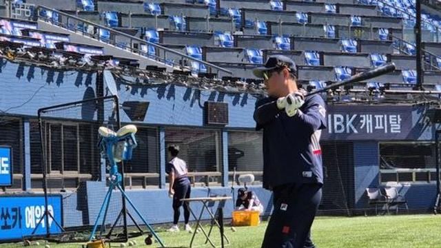 쇄골 통증에도 훈련한 양의지, 진통제 투혼…