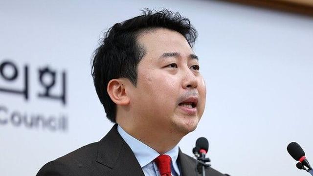 장예찬 “한동훈, 사면초가‧고립무원인 상황 탈출하려 김대남에 과민 반응”