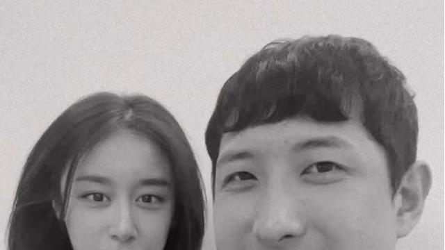 지연-황재균, 별거→합의 이혼…SNS서도 흔적 지웠다 [왓IS]