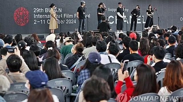 '영화의 바다'에 흠뻑…부산 시내 곳곳에서 다채로운 행사