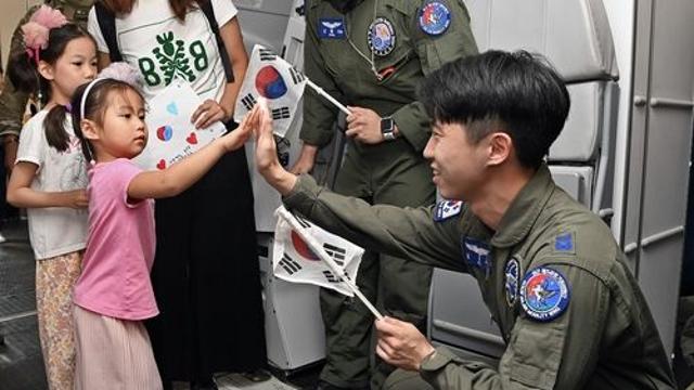 레바논 체류 국민 등 97명 군수송기로 대피…곧 한국 도착