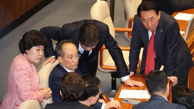 '특검법' 폐기 성공했지만…뒷말 무성한 '여당 이탈 4표'