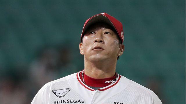 SSG 방출 칼바람, '41세 투수' 고효준 '반짝 4할 타자' 강진성 등 10명