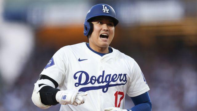 '가을 한풀이' 나선 오타니, MLB PS 데뷔전부터 스리런포 작렬