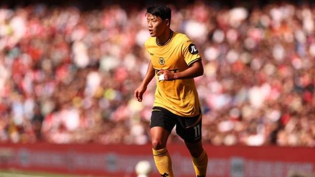 [PL.1st] 길어지는 황희찬 침묵과 ‘7경기 6패’ 울버햄턴의 ‘라르센 딜레마’