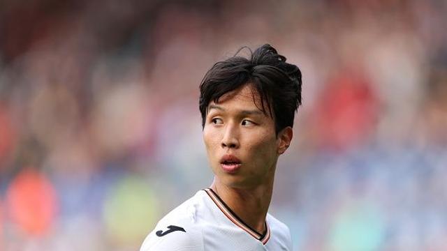 홍명보 부름 받은 ‘No.10’ 맞대결…엄지성 골대·배준호 65분, 득점 없이 무승부