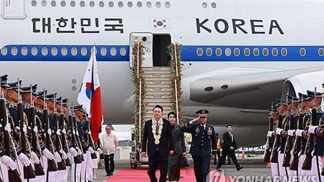 尹, 필리핀 도착…현지 싱크탱크 