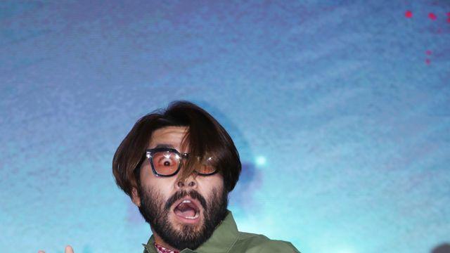 노홍철, 투애니원 콘서트서 저질 댄스... 관객들 웃음 ‘빵’ [IS현장]