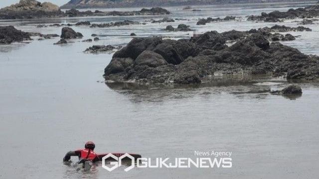 목포해경, 영광군 백수해안도로 인근 해안가 갯벌 고립자 신속 구조