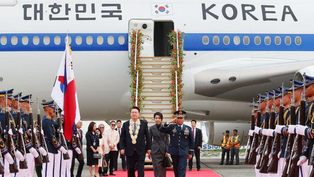 동남아시아 3개국 순방… 윤 대통령, 첫 번째 방문국 '필리핀' 도착