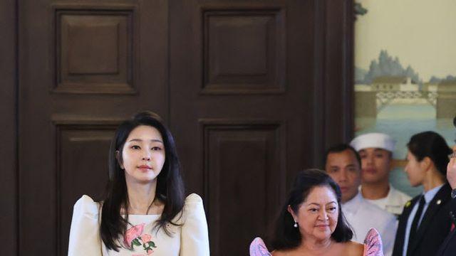 김건희 여사, 필리핀 대통령 부인과 필리핀 국립미술관 방문
