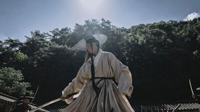 '전,란' 아름답기까지한 검술 액션...칼끝의 긴장감까지 생생하게 전달