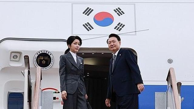尹대통령, 싱가포르 도착…국빈방문 일정 시작