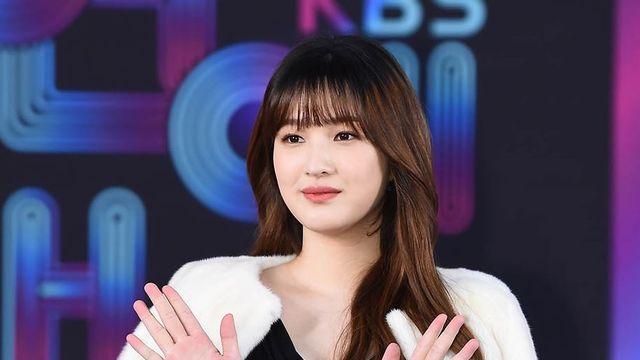 율희, 이혼 후 첫 예능 '이제 혼자다' 출연…싱글 라이프 공개한다 [공식입장]