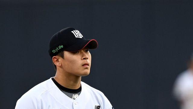 박영현, 만루 위기를 넘겼어~
