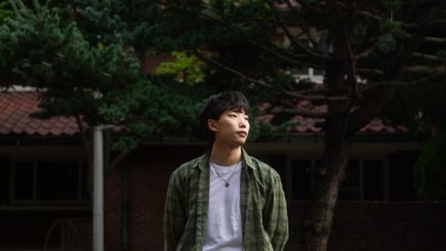 싱어송라이터 주로로, 데뷔 싱글 'Don’t Chicken Out' 11일 정오 발매