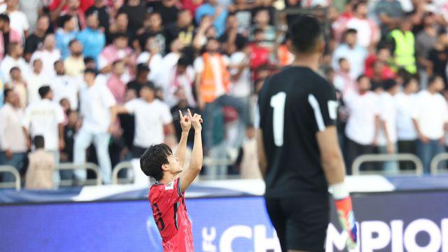 8개월 전 골대→적지에서 뚫었다…이재성 벼락 헤더, 한국 1-0 리드(전반 종료)