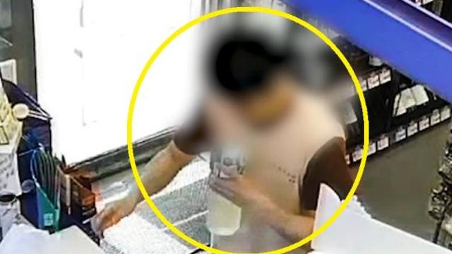 편의점서 씩 웃고 허공 바라보던 남성, 음료 '벌컥벌컥' 들이킨 이유가