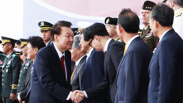 尹-韓, 10·16 재보선 후 독대…김건희 의혹 논의 전망