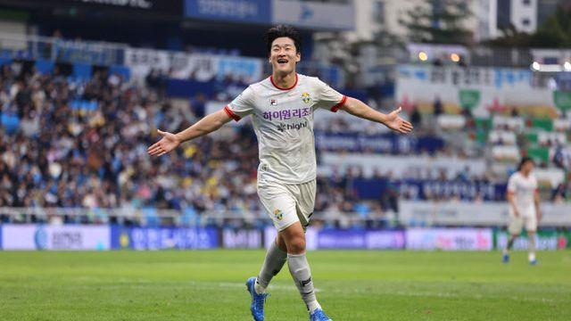 ‘멀티 골’ 강원 이상헌, K리그1 33R MVP... K2는 천안 모따