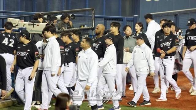 최하위에서 '최초·최초' 역사 써 내려간 KT, 마법은 멈췄지만 과정은 위대했다