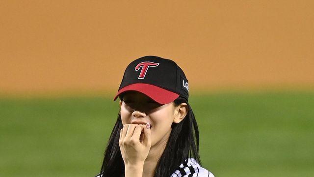 (여자)아이들 미연 ‘어뜨케’