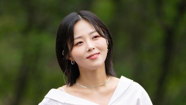 가수 흰(HYNN), “한강 소설 ‘흰’ 읽고 예명 지어…존경스럽다”