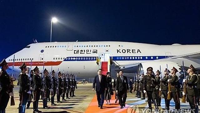 尹대통령, 동남아 3개국 순방 마치고 귀국