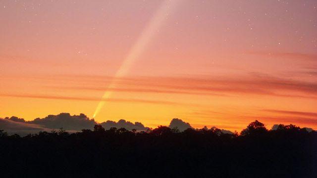 오늘 일몰 후 서쪽하늘에 밝은 혜성 뜹니다