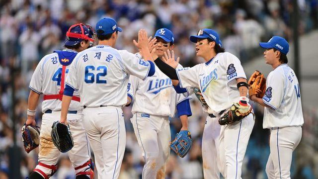 삼성, 10-4로 가볍게 PO 1차전 제압