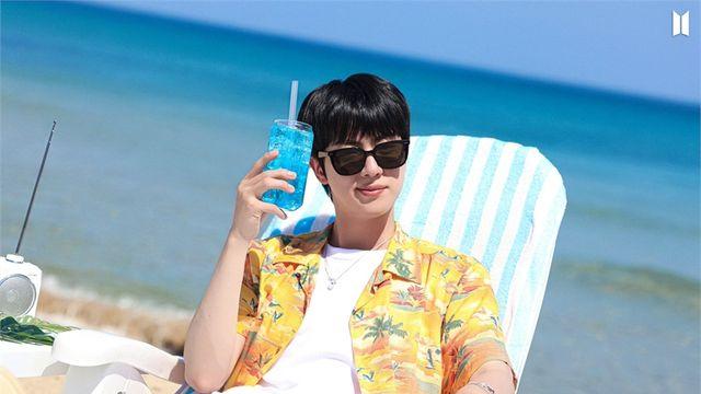 [BTS News] 방탄소년단 진 ‘슈퍼 참치’, 완곡 버전 정식 발매…독보적인 CG 연기로 유쾌한 매력 발산