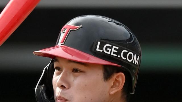 “원래 라인업서 제외” LG, ‘강한 9번’ 문성주 햄스트링 회복 경과에 촉각