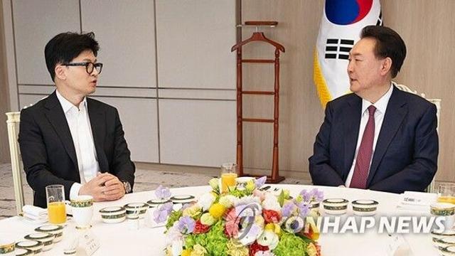 [이슈] 대통령실, 한동훈 '김건희 라인 인적 쇄신' 요구 사실상 거부.. 내주 윤-한 독대 '빈손' 우려