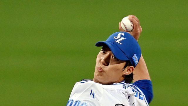 “원태인! 원태인!” 연호에 90도 인사…암흑기 뚫고 PS 첫 승 거둔 삼성 에이스