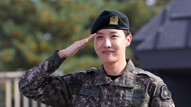 제이홉 전역 “팬·시민 응원 덕분에 건강하게 전역, 국군 장병들 헌신 느꼈다”