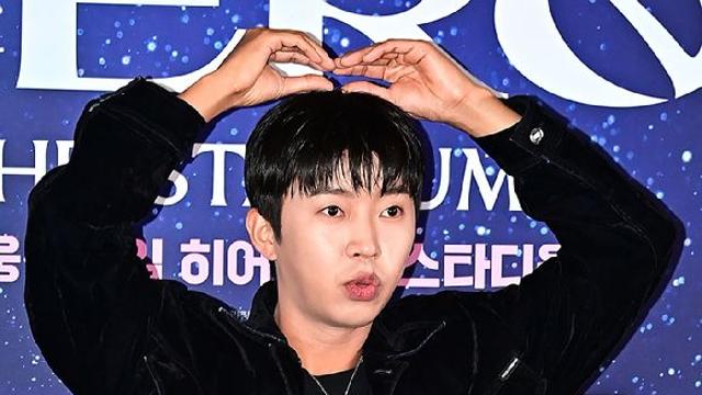임영웅, 방탄소년단 제쳤다…공연 실황 영화 역대 1위