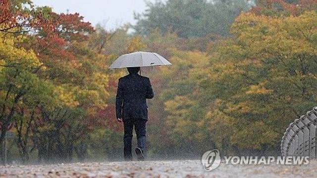 [내일날씨] 전국 흐리고 가을비…남부엔 강하고 많은 비