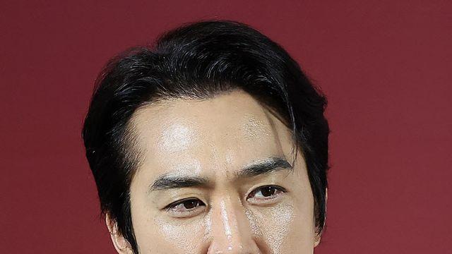 色다른 송승헌 '히든페이스'… 조여정 손잡고 아카데미 갈까 [종합]