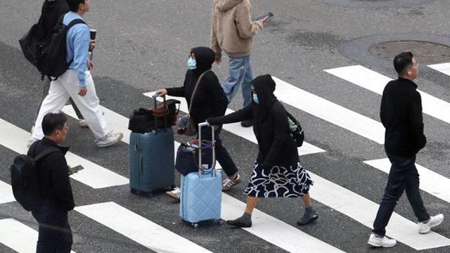 [오늘의 날씨] 쌀쌀한 출근길···큰 일교차 주의