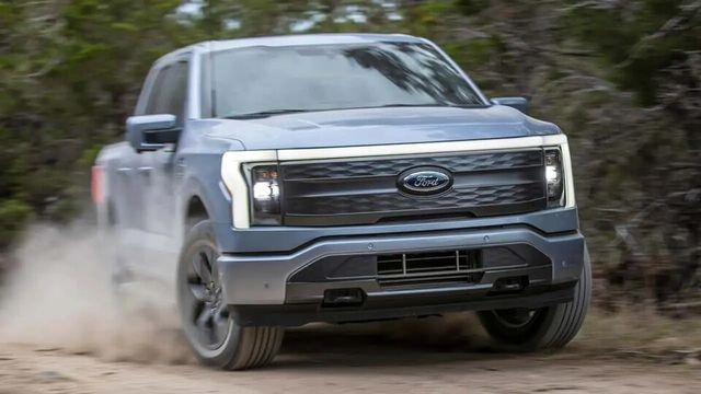 전기차 수요 둔화에 결국... 포드, 'F-150 라이트닝' 생산 일시 중단