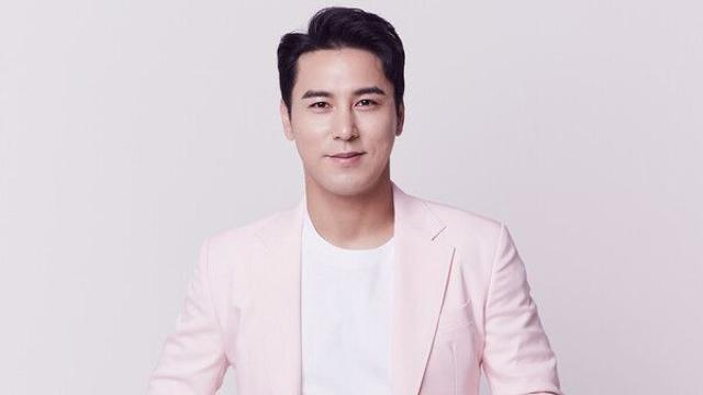 '트롯신사' 장민호, 반가운 소식 전했다