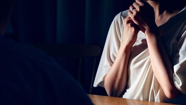 “신혼이라 보약도 먹였는데… 남편이 같은 아파트 유부녀와 바람을 피우고 있었네요”