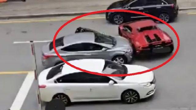 “아반떼, 중앙선 넘어 4억 람보르기니 ‘쾅’”…사건 내막 보니