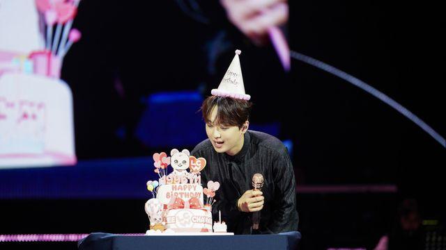 이찬원, '찬가' 청주 콘서트 성료…생일 기념 깜짝 축하 무대까지