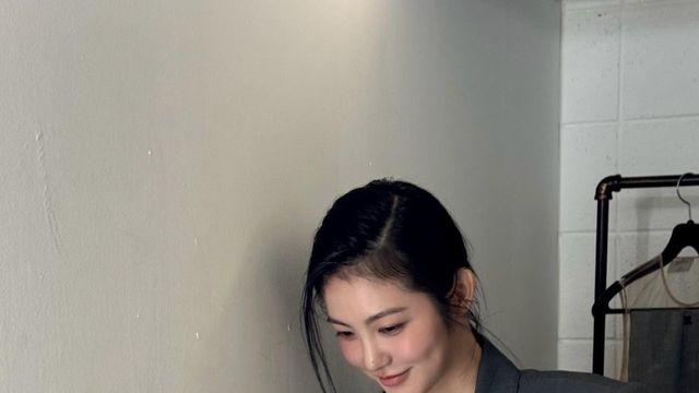 중성적 매력 발산…신예은의 독보적인 스타일