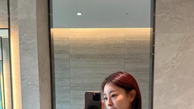 고원희, 블랙 아우터로 완성한 미니멀 시크룩