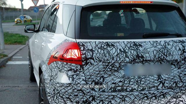 벤츠 GLE 페이스리프트 포착…테일램프에 별 모양이 추가된다