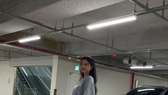 큐리, 레트로 무드 트렌디 캐주얼룩(ft.와이드데님)