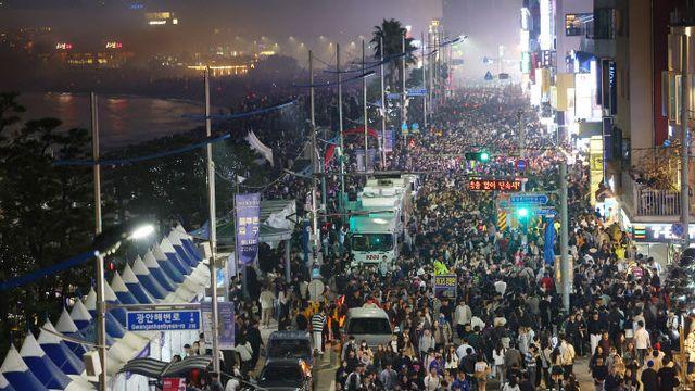 오늘 부산 불꽃축제 100만 인파 몰린다…행안장관, 현장 점검